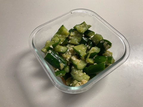 やみつき!にんにくキュウリ!